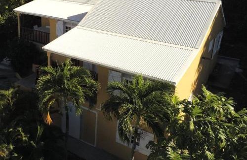 Grand Anse Apartment | Cottage Les 3 Rochers - SEC PATE Coté jardin