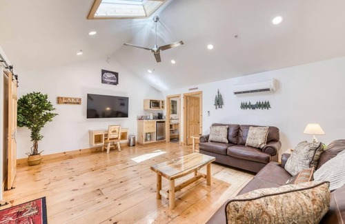 Bass Lake Cottage | Cottage Like Suite w/Private Hot Tub