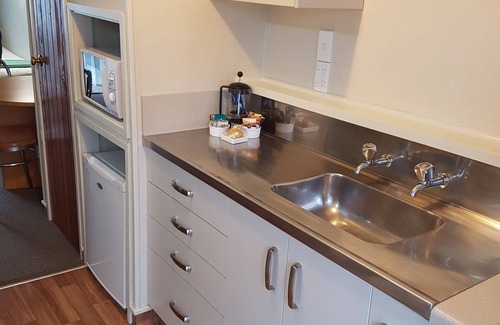 Two Mile Bay Hotel | Cottage Mews Motel