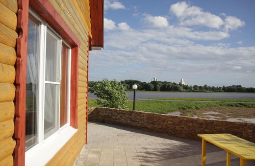 Khutyn Villa | Cottage na Strelke