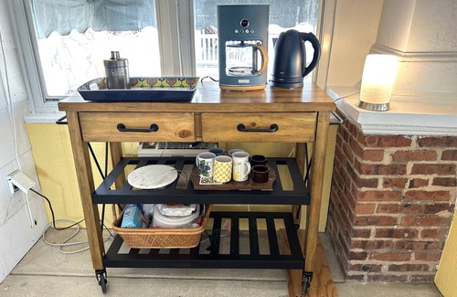 North End Cottage | Cottage near beach and boards!