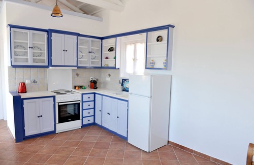 Hydra Cottage | Cottage Nefeli Theoktista-Built By A Detached Stone House Near Sea Side