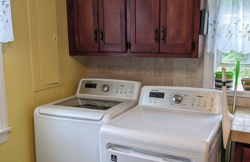 Walnut Cove House | Cottage on 2 acres near Hanging Rock State Park & wedding venues. Pet friendly.