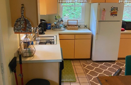 Athens Cottage | Cottage On Beech Haven In The Woods- 2.8 miles from UGA Campus