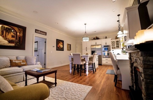 Greenville - Spartanburg Cottage | Cottage on Carmel