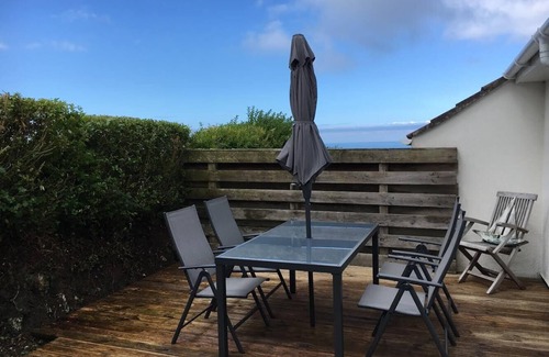 Mullion House | Cottage on coastpath, dogs welcome, includes Hotel indoor pool gym and tennis