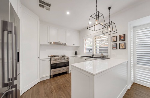 Allenby Gardens House | Cottage on Coombe