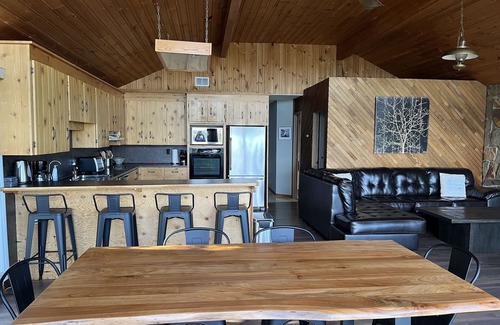 Kenora Cottage | Cottage on exclusive Rheault Bay on Lake of the Woods, minutes from Kenora