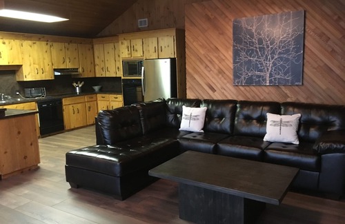 Kenora Cottage | Cottage on exclusive Rheault Bay on Lake of the Woods, minutes from Kenora