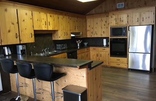 Kenora Cottage | Cottage on exclusive Rheault Bay on Lake of the Woods, minutes from Kenora