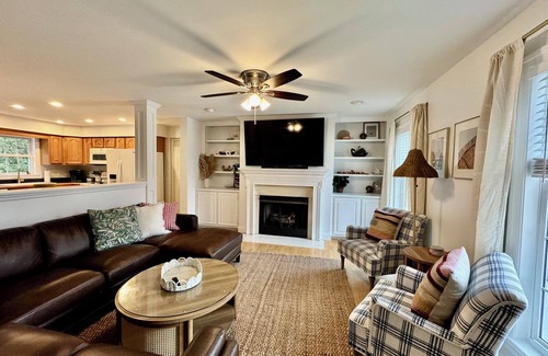 Bayside House | Cottage on Snug Harbor, minutes from O.C. beaches, Berlin, and Assateague.