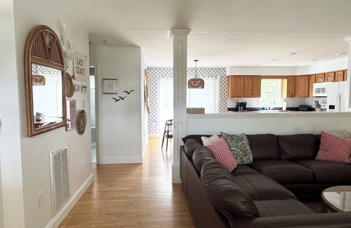 Bayside House | Cottage on Snug Harbor, minutes from O.C. beaches, Berlin, and Assateague.