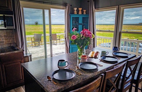 Beaubassin East Cottage | Cottage on the coast