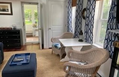Greenport Cottage | Cottage on the waterfront