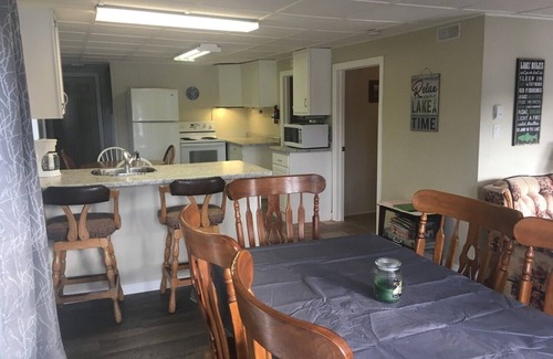 Tudor and Cashel Cottage | Cottage Rental 5 bedroom- Bancroft, Ontario, Canada.