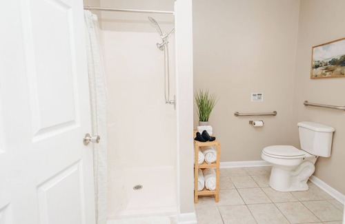 Marion Cottage | Cottage, River Front, Private in Central Location