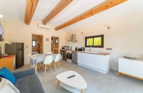 Saumane-de-Vaucluse House | Cottage 'Saumane, Petite Bergerie' with Private Pool, Wi-Fi and Air Conditioning