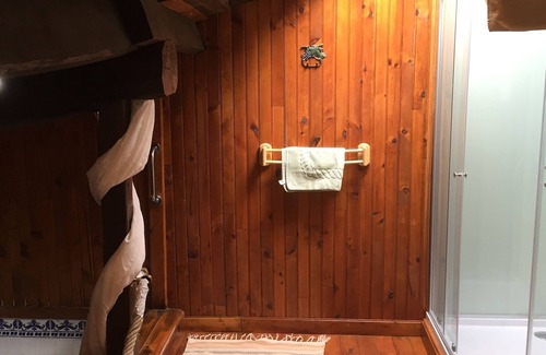 Gibourne Other | Cottage (sleep 6+cot) on Child-friendly Complex with shared pool and play areas