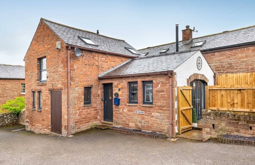 Hayton Cottage | Cottage - Sleeps 3, hot tub & pet friendly