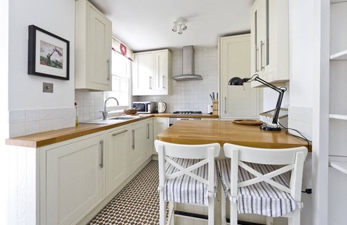 Chelsea Riverside Apartment | Cottage Style 1-BR Apartment in Chelsea London