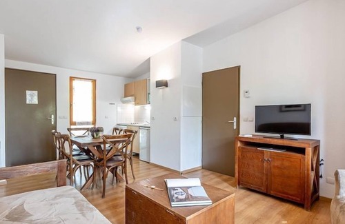 Eppe-Sauvage Cabin | Cottage traditionnel près du lac, Terrasse privée!