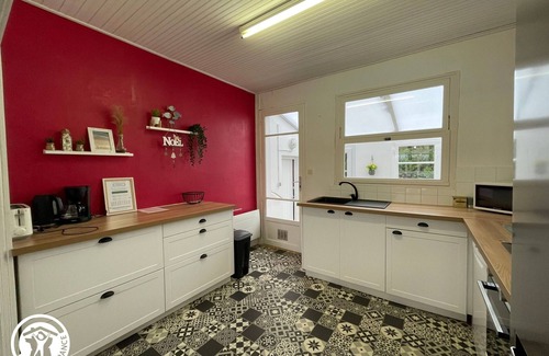 Talmont-Saint-Hilaire Cottage | Cottage with games and terrace in La Guittière
