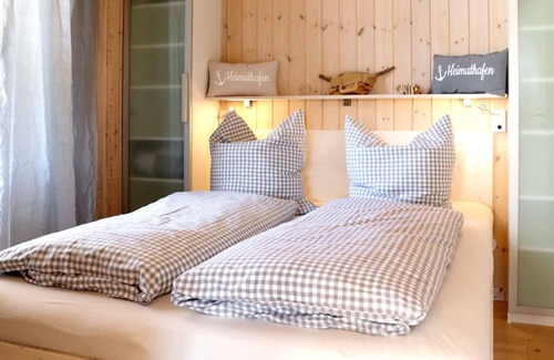 Wesselburenerkoog House | Cottage with a beach chair, fireplace, whirlpool and sauna