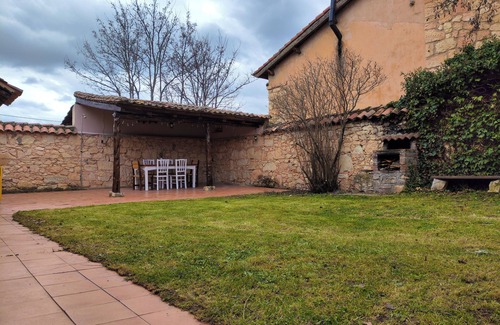 Orejana Cottage | Cottage with garden, fireplace and barbecue. Located in an area with unique charm.
