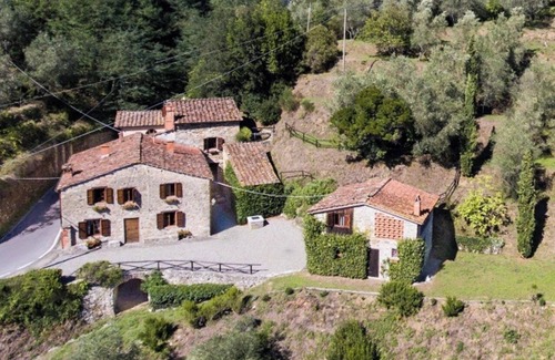 Villabuona House | Cottage with panoramic terrace on the hills of Lucca