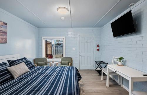 Rockaway Beach House | Cottages at Rockaway Beach Suite #2