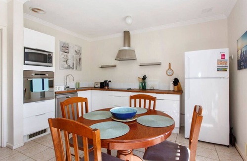 Cottesloe Apartment | Cottesloe Seaside Bliss