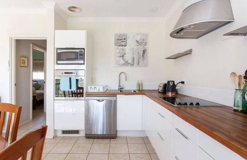 Cottesloe Apartment | Cottesloe Seaside Bliss