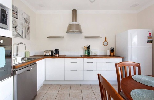 Cottesloe Apartment | Cottesloe Seaside Bliss