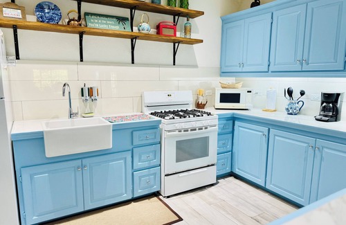 Atlantic Shores Cottage | Cotton Bay Cottage @ Freights. Large sea facing garden. Family & Pet friendly