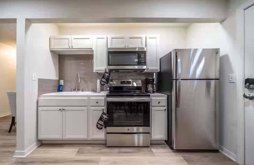 Lubbock House | Cotton Court - 2BR/2BA - Country Living