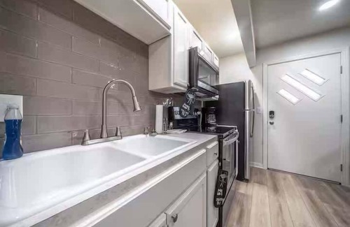 Lubbock House | Cotton Court - 2BR/2BA - Country Living