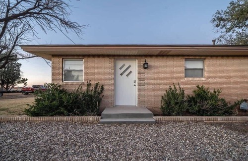 Lubbock House | Cotton Court - 2BR/2BA - Country Living