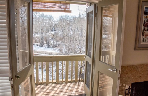 Elkhorn Condo | Cottonwood Condo 1473 - Great Views and Sun Valley Resort Pool Access
