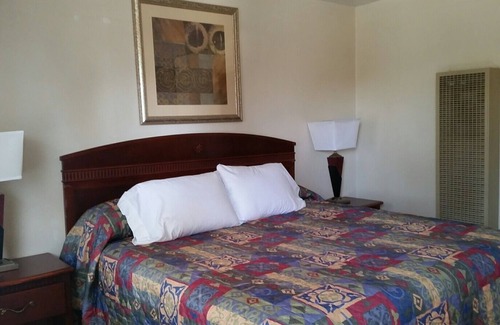 Basin Hotel | Cottonwood Cottages