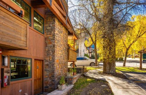 Aspen House | Cottonwoods 1-D
