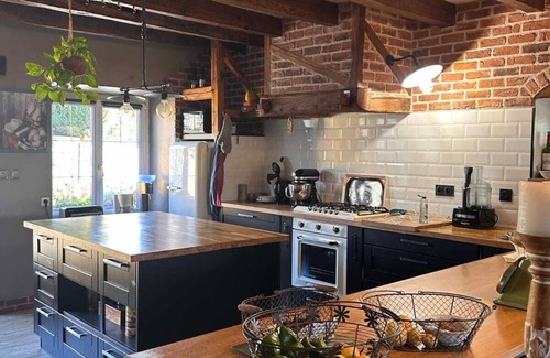 Saint-Hymetiere House | Country house in the Jura