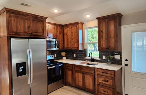 Lometa Cabin | Country Cabin Getaway