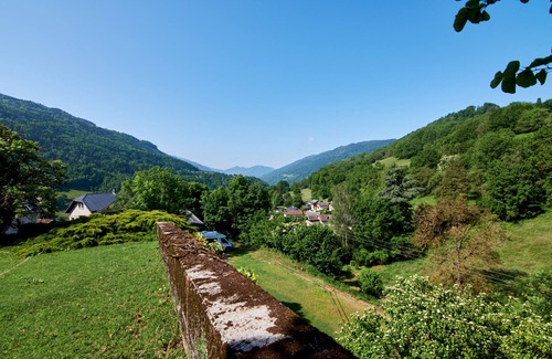 Arvillard Villa | Country Castle 'Chateau D'escart' with Mountain View, Private Pool and Wi-Fi