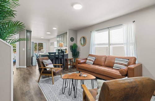 Heppner House | Country Charm with a modern touch, 3 bd/2 bath