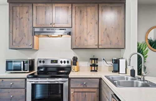 Heppner House | Country Charm with a modern touch, 3 bd/2 bath
