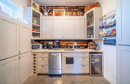 Powell Butte House | Country Chic Ranch- Panoramic Mountain Views - Resort Amenities