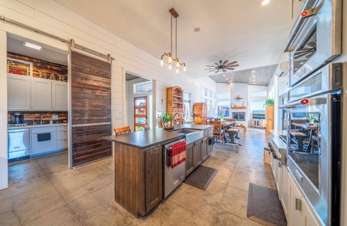 Powell Butte House | Country Chic Ranch- Panoramic Mountain Views - Resort Amenities