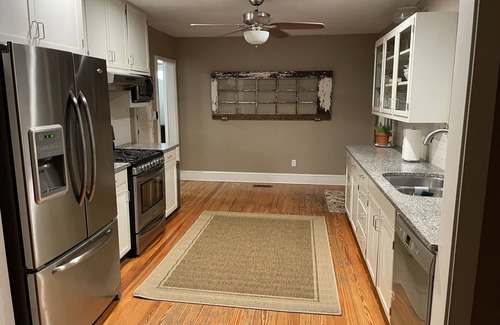 Summerville House | Country Club Hills House 1.3 miles to Augusta National