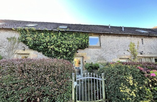Crowdecote Cottage | Country cottage for four people set in 12 acres of Peak District National Park