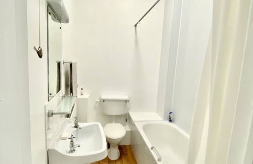 Gloucester Cottage | Country cottage in the heart of the city